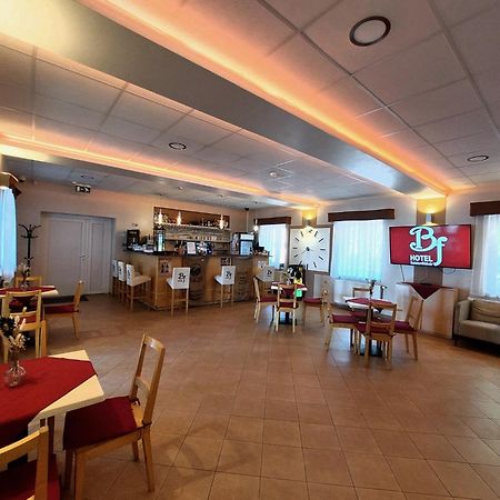 Bf Hotel Balatonföldvár Esterno foto