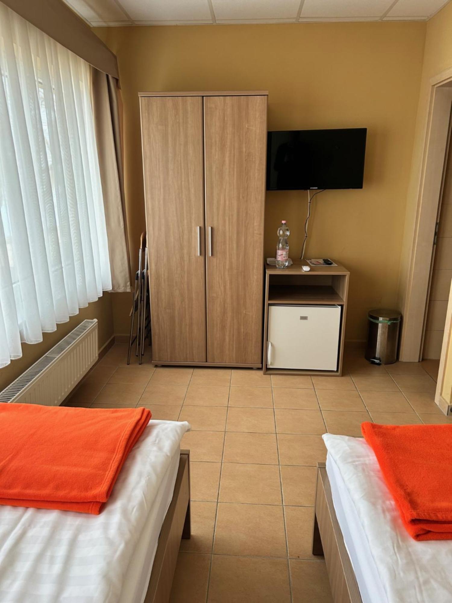 Bf Hotel Balatonföldvár Esterno foto