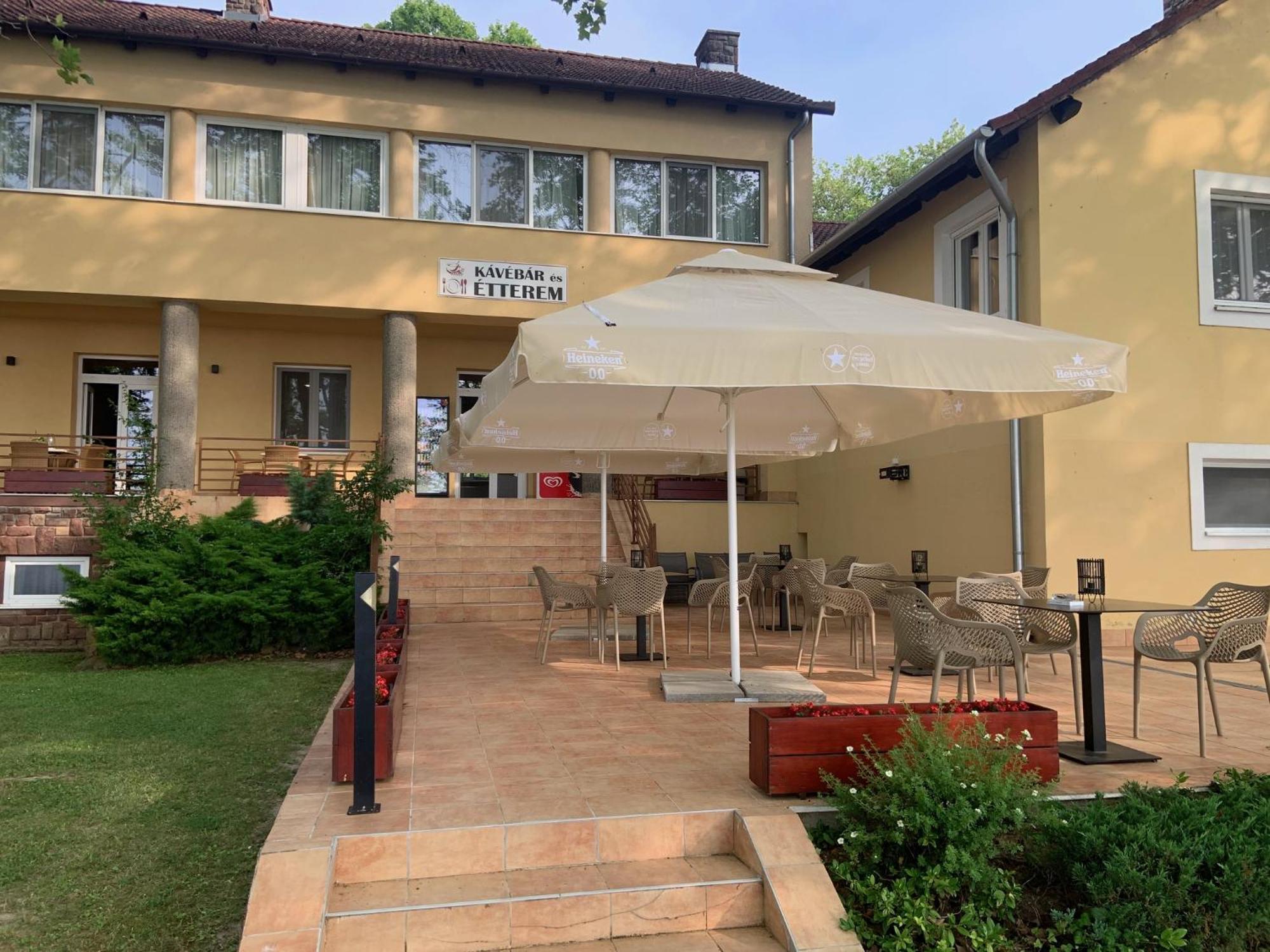 Bf Hotel Balatonföldvár Esterno foto