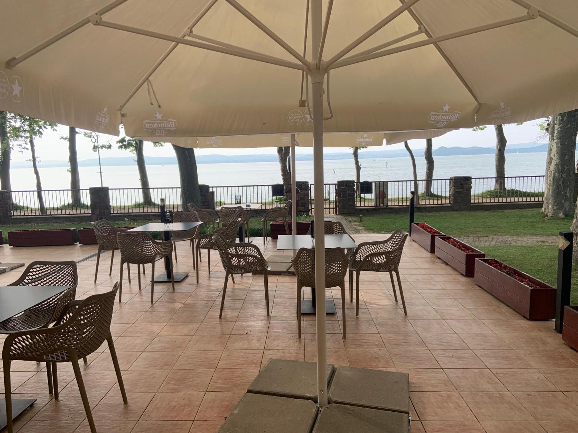 Bf Hotel Balatonföldvár Esterno foto