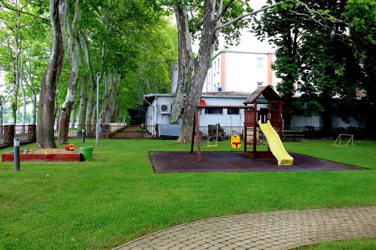 Bf Hotel Balatonföldvár Esterno foto