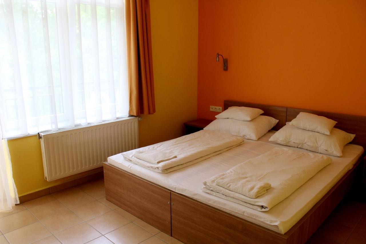 Bf Hotel Balatonföldvár Esterno foto